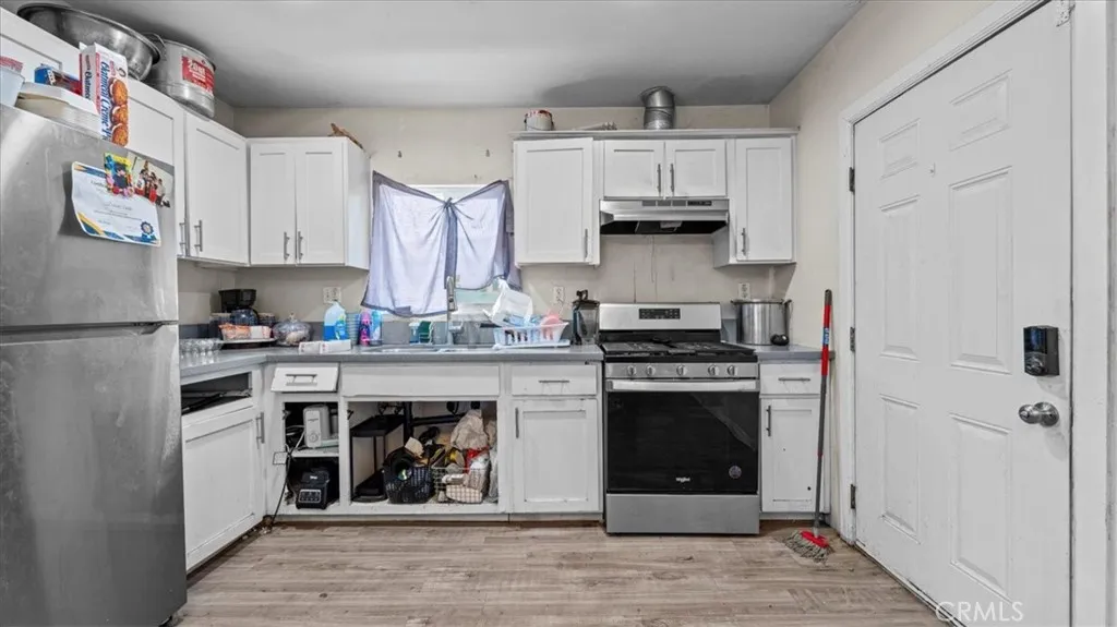 809 N Tamarind Avenue, Compton, California 90220 home-pic-22